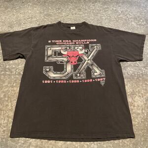 Vintage 90s CHICAGO BULLS 5 Time NBA Champions Logo 7 Tee Shirt Mens XL Cotton
